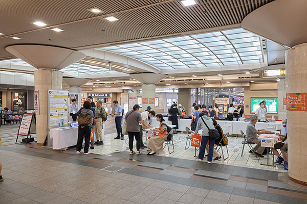 ゼスト御池：河原町広場