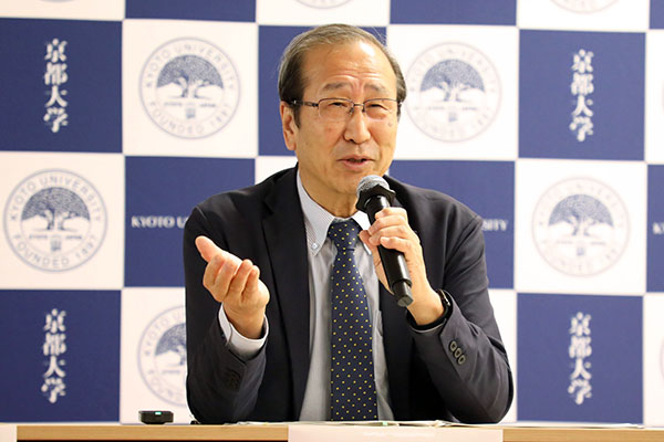北川進研究担当理事・副学長