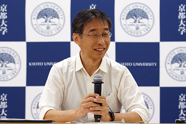 中家剛理学研究科教授(物理学分野選考委員長)